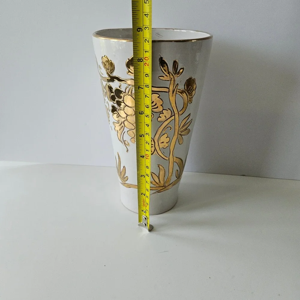 Handmade in Italy Vase Grapevine Motif White‎ with Gold-colored Accents